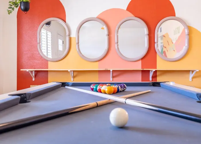 Сasa de vacaciones Fun Themed With Games And Cowboy Pool