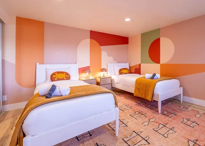 Fun Themed With Games And Cowboy Pool Сasa de vacaciones Scottsdale