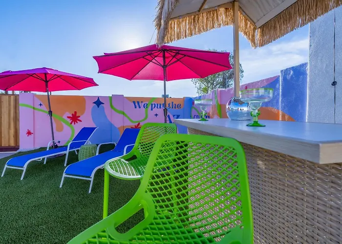 Сasa de vacaciones Fun Themed With Games And Cowboy Pool